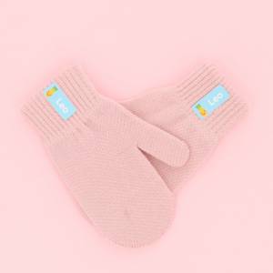 Etiquetas termoadhesivas para calcetines y guantes